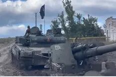 Ucrania captura un tanque ruso y muestra cómo lo manejan sus soldados