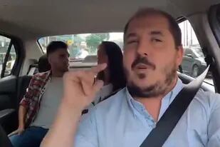 En el video, un taxista argentino afirma: “Para mí ustedes siempre estuvieron mejor que nosotros”