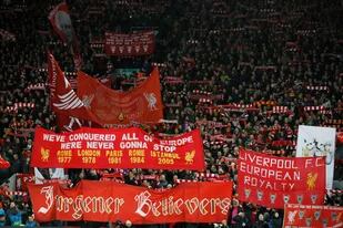 Los hinchas de Liverpool, fervorosos como siempre, esta vez en el partido ante Bayern Munich por la Champions League.
