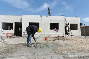 Construir una casa como la unidad más básica del plan Procrear II cuesta casi $4,9 millones