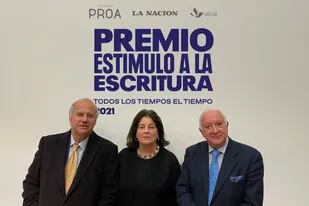 De izquierda a derecha: Gerardo della Paolera, Adriana Rosenberg, Norberto Frigerio.