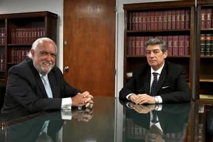Reunión entre Ricardo Gil Lavedra, presidente del Colegio Público de Abogados de la Capital Federal, y el titular de la Corte Suprema y el Consejo de la Magistratura, Horacio Rosatti