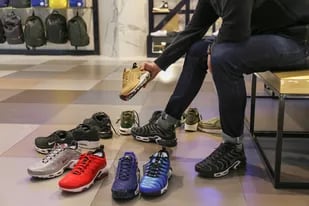 La multinacional estadounidense Nike ha presentado su idea de asociar activos criptográficos a algunas de sus deportivas para que sus usuarios puedan comprar y vender sus zapatillas digitales