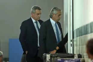 El jefe de gabinete, Agustín Rossi, y Alberto Fernández