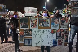 Protesta de damnificados por la estafas piramidales en San Fernando del Valle de Catamarca