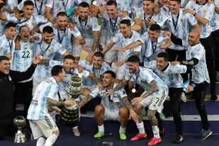 Traigan gente para festejar, que Copa sobra: América es otra vez dominio argentino, conquistado en una batalla en Brasil, y Lionel Messi comparte el botín con sus lugartenientes.