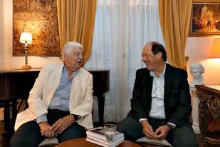 Los dirigentes radicales Juan Antonio Portesi y Ernesto Sanz, en la presentación de un libro sobre Raúl Alfonsín
