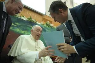 Fernando Gray, con el Papa Francisco este jueves, en el Vaticano