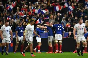El festejo francés: el nuevo equipo de Galthié superó con claridad a la Rosa