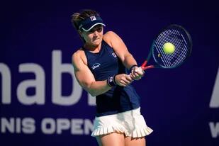 En su primer desafío del año, en la ronda inicial del WTA de Abu Dhabi, la tenista argentina Nadia Podoroska perdió frente a la española Sara Sorribes Tormo por 6-3 y 6-3.