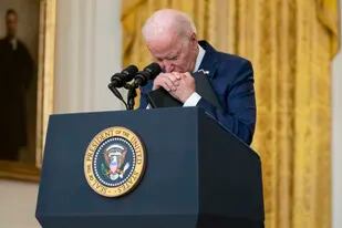 Biden, en la Casa Blanca, durante el discurso que pronunció tras el atentado en Kabul