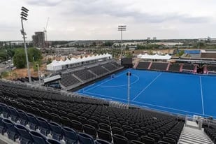 Vista del estadio central en Lee valley hockey and tennis