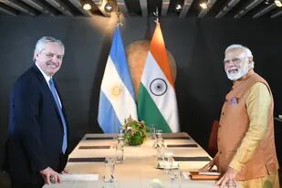 Alberto Fernández con el primer ministro de la India, Narendra Modi