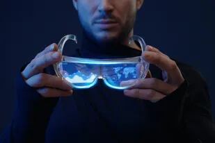 Motorola piensa en anteojos de realidad virtual donde el hardware que procesa las imágenes está fuera de las gafas, haciéndolas más livianas