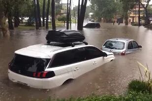 Las fuertes lluvias provocaron inundaciones en Pinamar