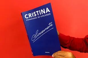 Cristina Kirchner presentará el texto, que ya salió a la venta, en la Feria del Libro porteña