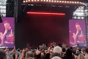 Un recital en donde The Killers subió a un fanático a tocar la batería
