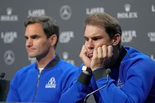 El gesto de Rafael Nadal, en la conferencia de prensa del jueves, antes de la despedida de Federer