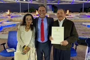 Daniel Capitanich entrega las cartas credenciales como embajador a Daniel Ortega, presidente de Nicaragua, y Rosario Murillo, vicepresidenta