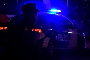 Un agente de la Policía Federal Argentina (PFA) se resistió al robo de cuatro delincuentes en Merlo y asesinó a dos de ellos.