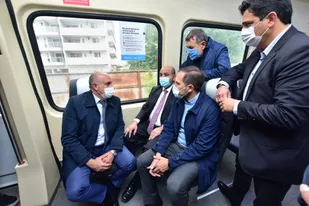 Manzur, con los candidatos cordobeses y el ministro Alexis Guerra, viajaron en el Tren Metropolitano.