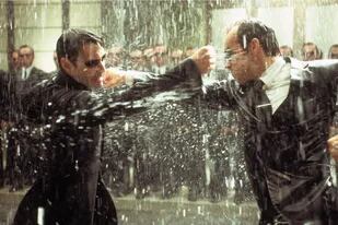 Keanu Reeves y Hugo Weaving, en el recordado duelo de The Matrix