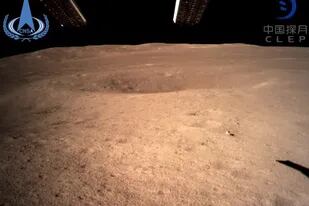 La sonda Change-4 de China aterrizó este 3 de enero en la cara oculta de la Luna, convirtiéndose en la primera nave en conseguir posarse en un terreno inexplorado, nunca visible desde la Tierra