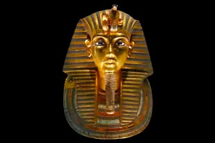 La máscara de oro de Tutankamón fue cubierta con cera de parafina por el fotógrafo Harry Burton para atenuar los reflejos