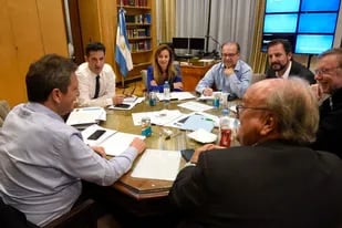 Sergio Massa, Matías Tombolini, José Ignacio de Mendiguren, Ariel Sujarchuck, Flavia Royón y Juan José Bahillo