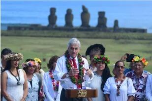 Piñera, ayer, en la isla de Pascua