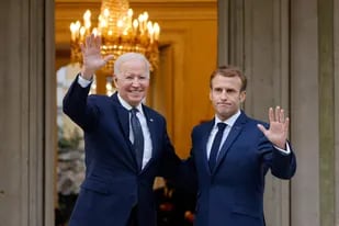 Biden y Macron se reunieron en la embajada francesa ante el Vaticano