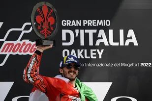 La felicidad de Francesco Bagnaia, que logró su primera victoria en Mugello en MotoGP; el italiano marcha cuarto en el campeonato