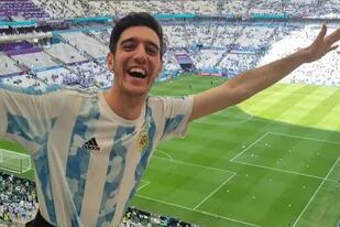 Marcos es Argentino, vive en Noruega y actualmente está en Qatar como voluntario de la FIFA