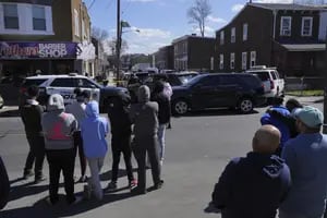 Pánico en Filadelfia: tres muertos y toma de rehenes tras un tiroteo con un rifle de asalto