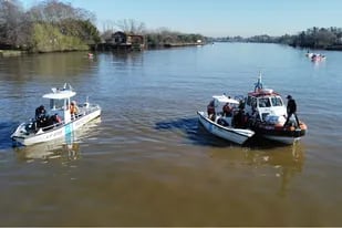 Prefectura busca a los desaparecidos tras el choque  en el río Luján