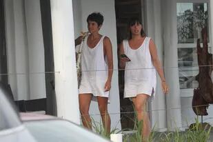 Calu Rivero y su hermana Marou, de compras en Punta del Este