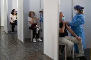 En la ciudad, hay unas 180.000 personas que aún no completaron el esquema de dos aplicaciones de la vacuna rusa