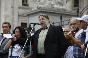 Claudio Lozano, orador de la marcha contra el acuerdo con el FMI frente al Congreso