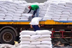 Una sorpresiva medida bloqueó exportaciones de arroz y decenas de camiones no pudieron salir del país