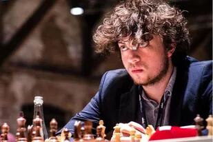 Hans Niemann, el estadounidense de 19 años que derrotó a Carlsen y ahora está en el centro de la polémica