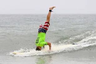 El surf, terapia para los veteranos de guerra estadounidenses