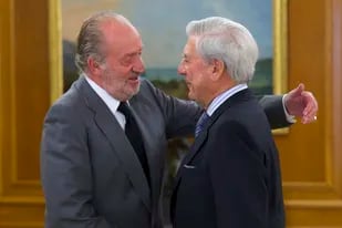 El rey Juan Carlos I había recibido a Mario Vargas Llosa en el Palacio de la Zarzuela en 2011