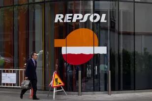La petrolera española que llegó a tener más del 50% de YPF se retira del régimen de oferta pública en la Argentina