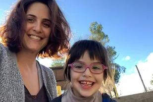 Julieta Díaz junto a Elena, su hija de siete años (Foto Instagram @julietadiaz77)