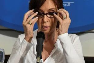 En un panel del buscador, la actual vicepresidenta figuraba como "Ladrona de la Nación Argentina"