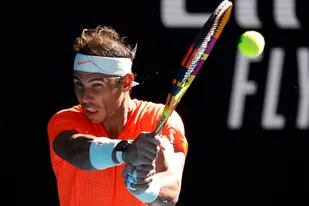 El español Rafael Nadal venció al serbio Laslo Djere y avanzó a la segunda ronda del Abierto de Australia