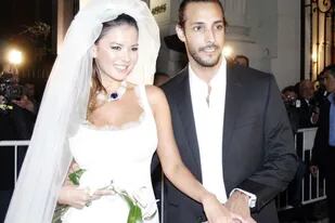 Karina Jelinek y Leonardo Fariña, en su casamiento en 2013
