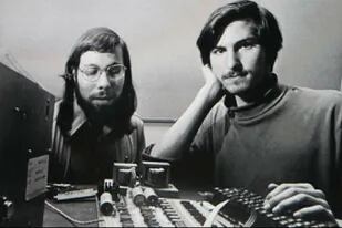 Steve Wozniak y Steve Jobs, fundadores de Apple, cuando comenzaron la empresa