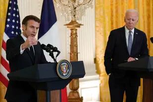 Emmanuel Macron y Joe Biden, en la Casa Blanca. (AP Photo/Susan Walsh)