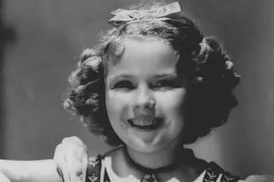 Shirley Temple, la niña de los rizos de oro que se convirtió en un paradigma de la explotación infantil en Hollywood